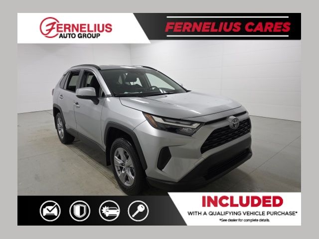 2025 Toyota RAV4 XLE's photo