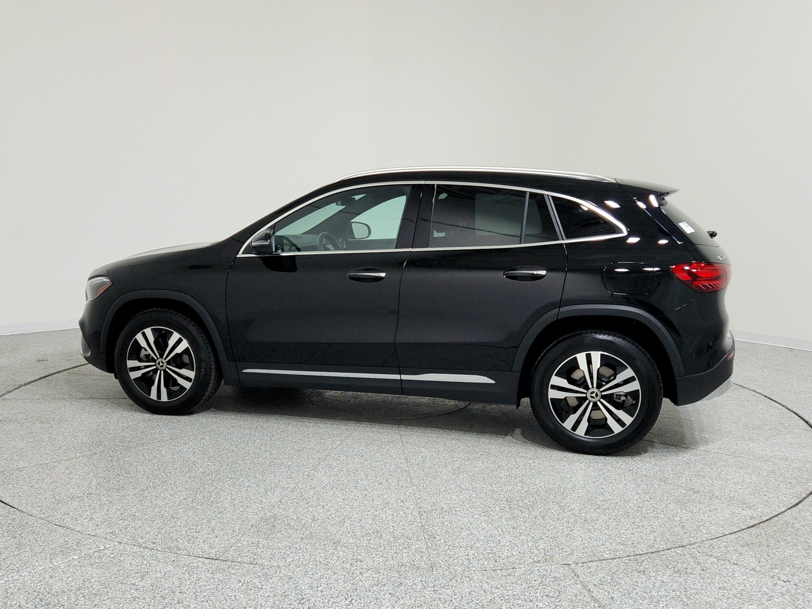 2025 Mercedes Benz GLA 250 photo 10