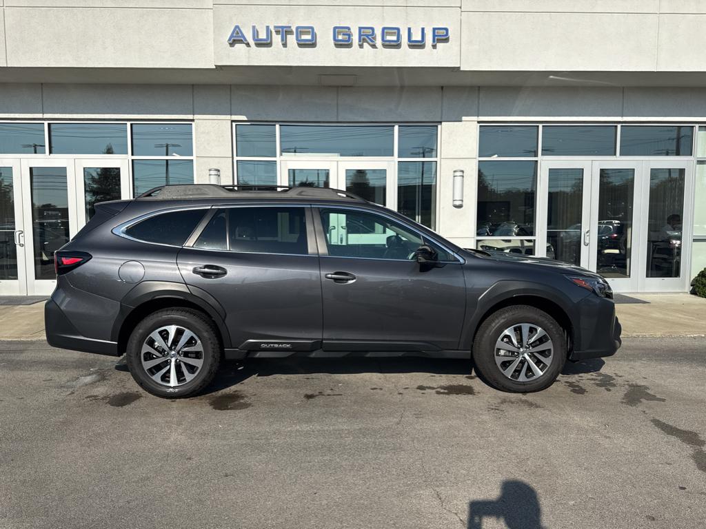 2025 Subaru Outback Premium photo 2