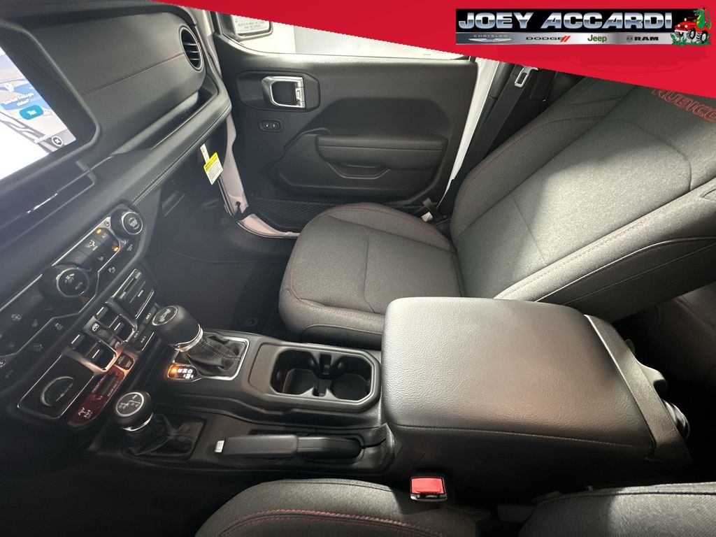 2025 Jeep Wrangler Rubicon photo 21