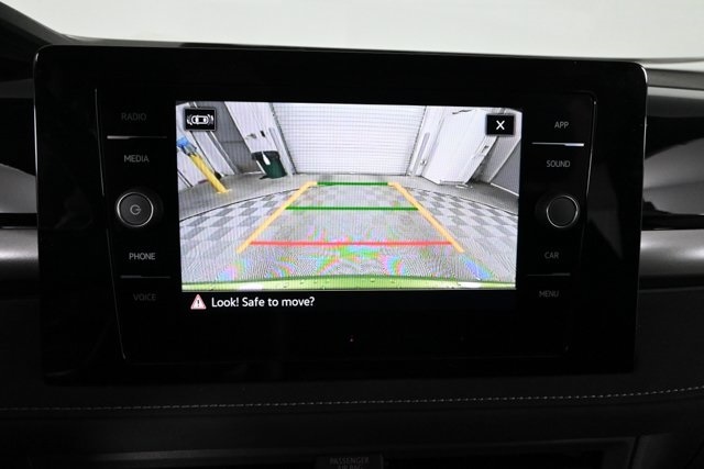 2025 Volkswagen Taos SE photo 5
