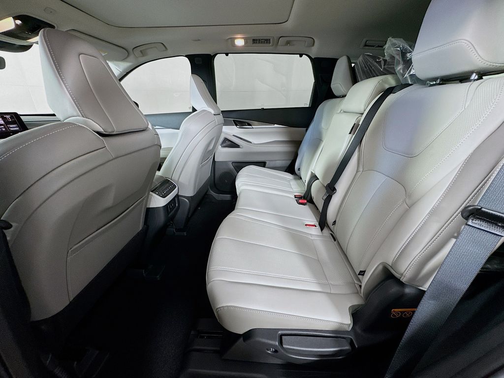 2026 Infiniti QX60 Luxe photo 28