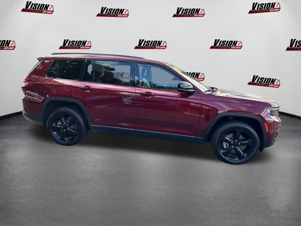 2021 Jeep Grand Cherokee Altitude photo 3