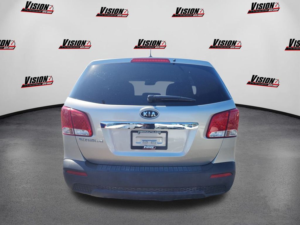 2013 Kia Sorento LX photo 4