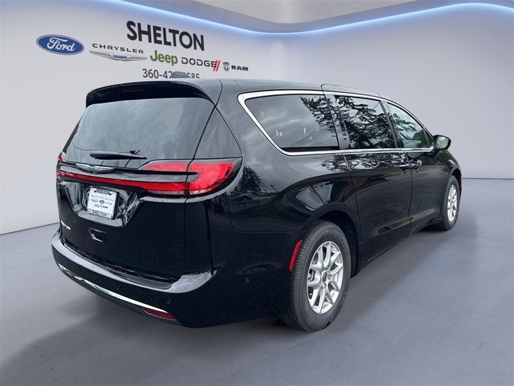 2025 Chrysler Pacifica photo 3