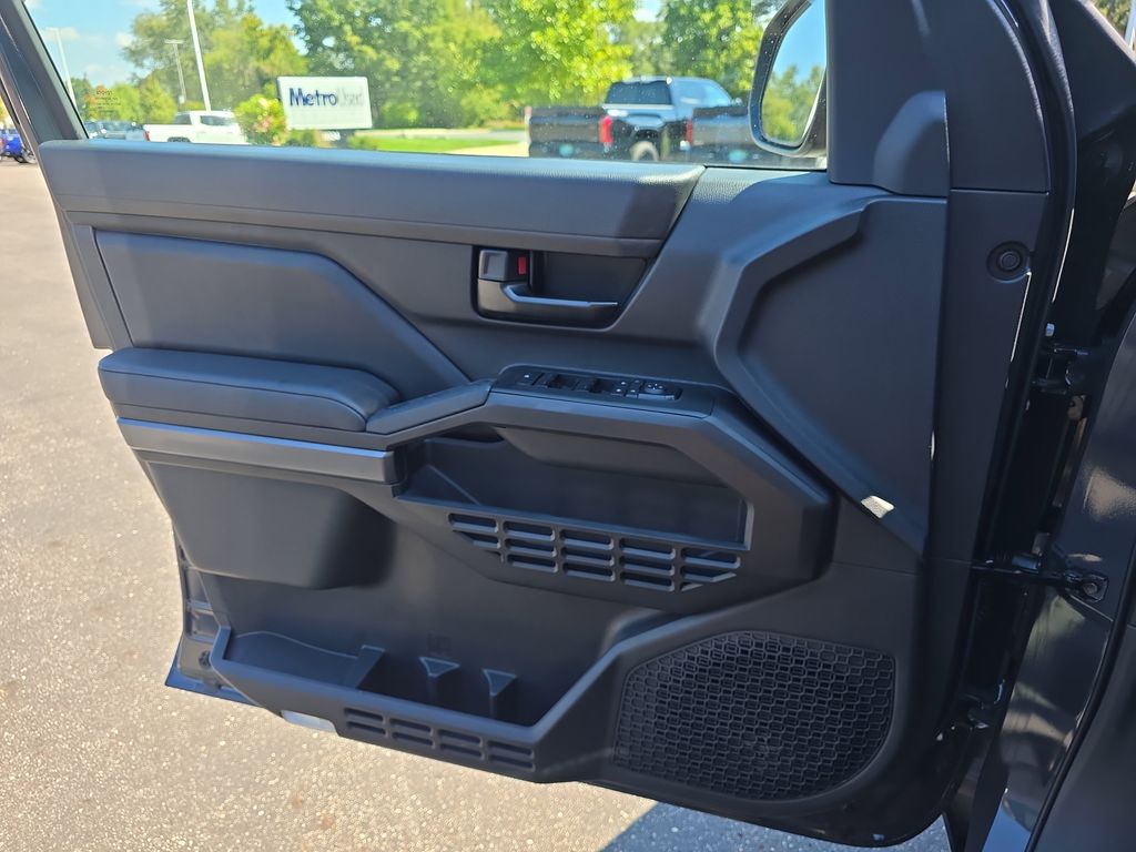 2025 Toyota Tacoma SR5 photo 24