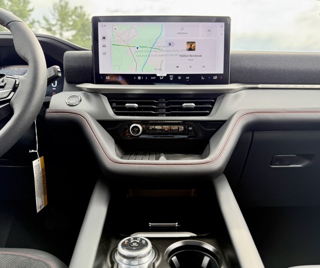 2025 Ford Explorer ST photo 21