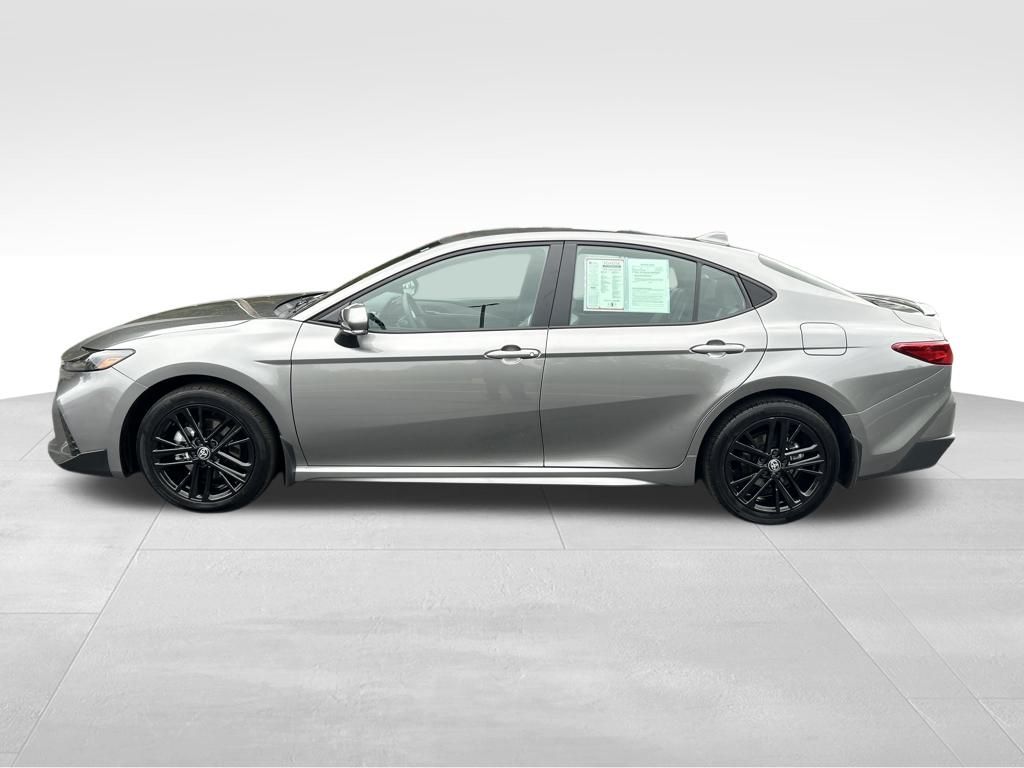 2025 Toyota Camry SE photo 2