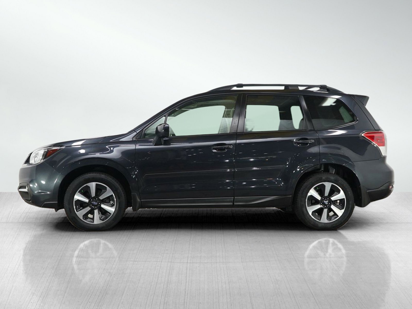 Used 2018 Subaru Forester Premium with VIN JF2SJAGC9JH483326 for sale in Burnsville, Minnesota