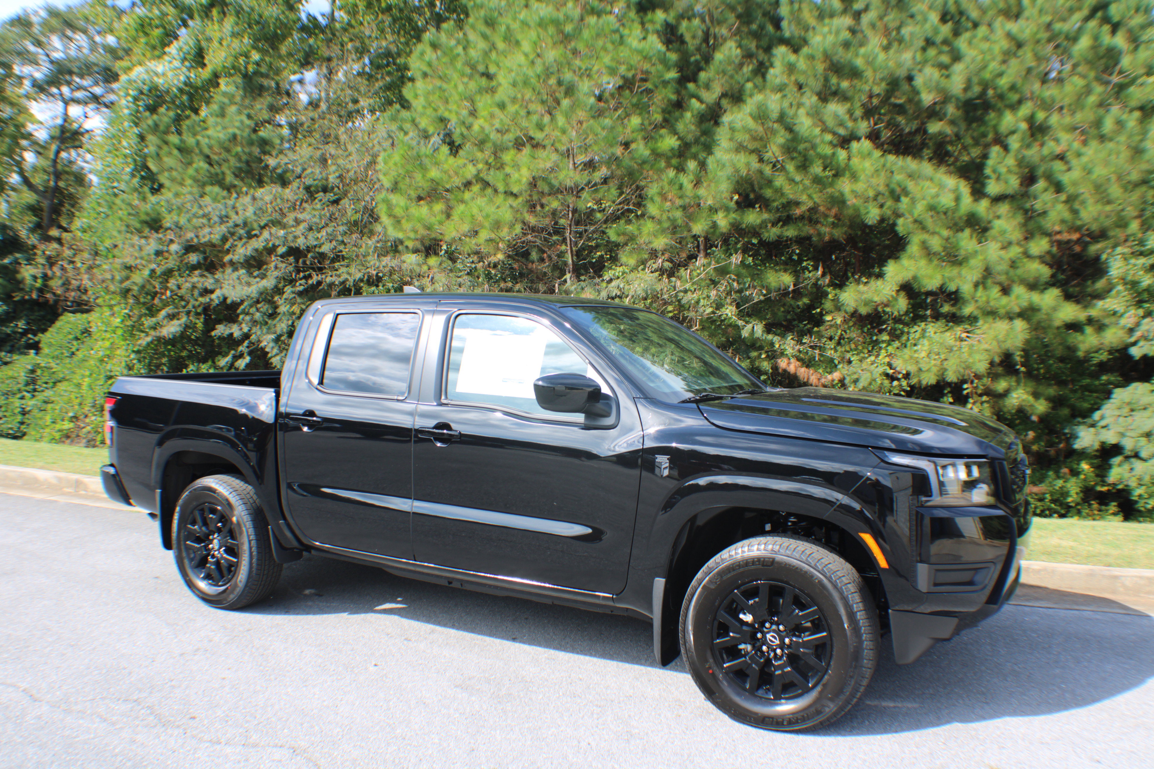 2026 Nissan Frontier SV's photo