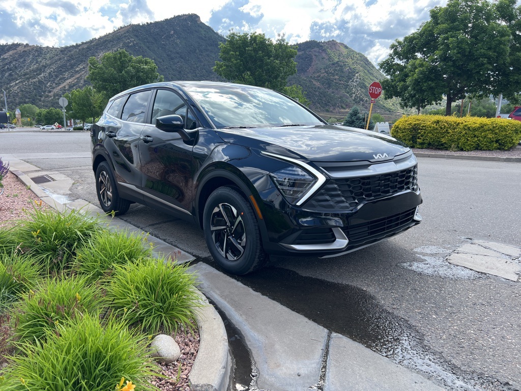 2025 Kia Sportage Hybrid LX photo 2
