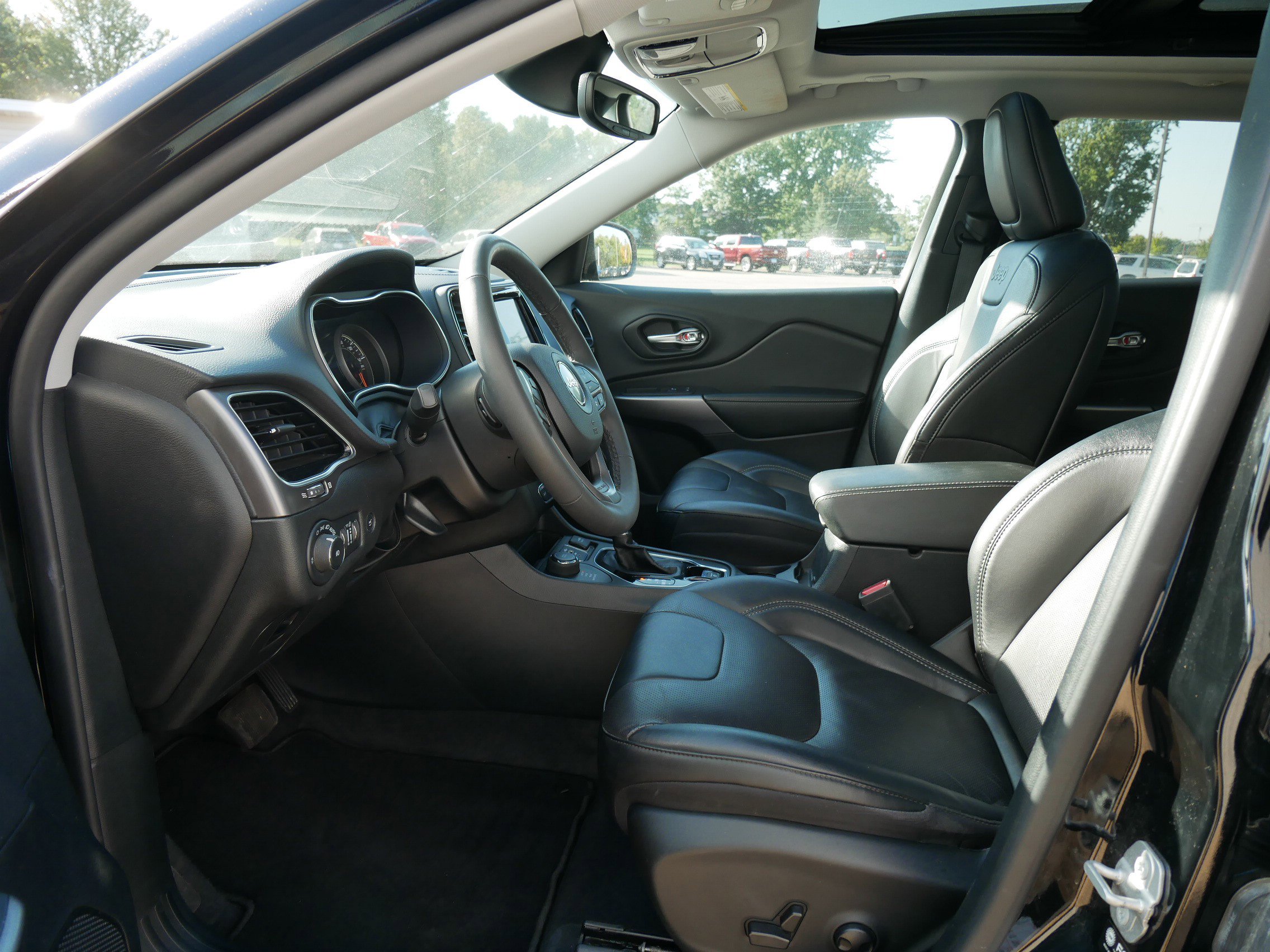 2022 Jeep Cherokee Limited photo 10