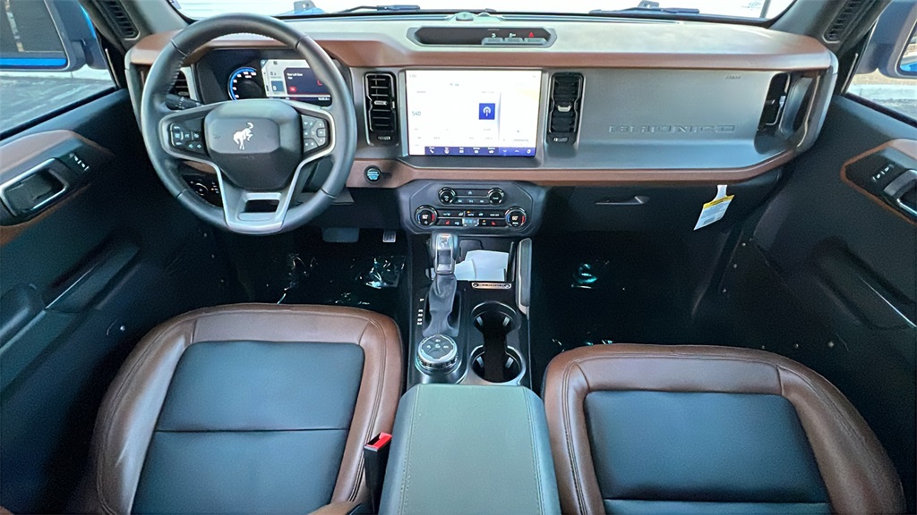 2024 Ford Bronco Outer Banks photo 3