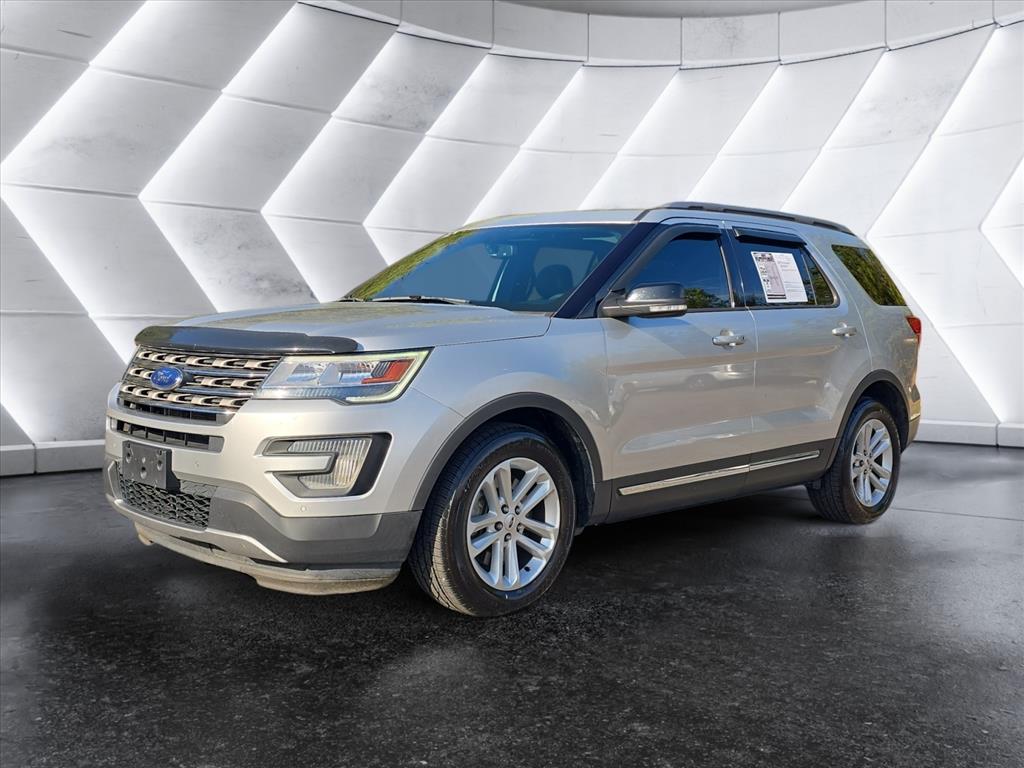 2017 Ford Explorer XLT's photo