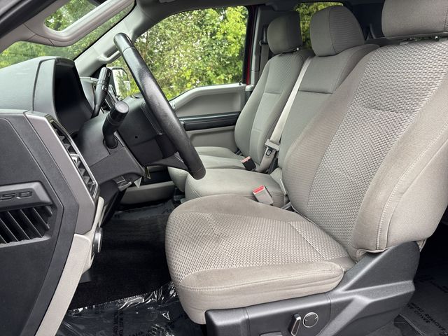 2017 Ford F-150 XLT photo 4