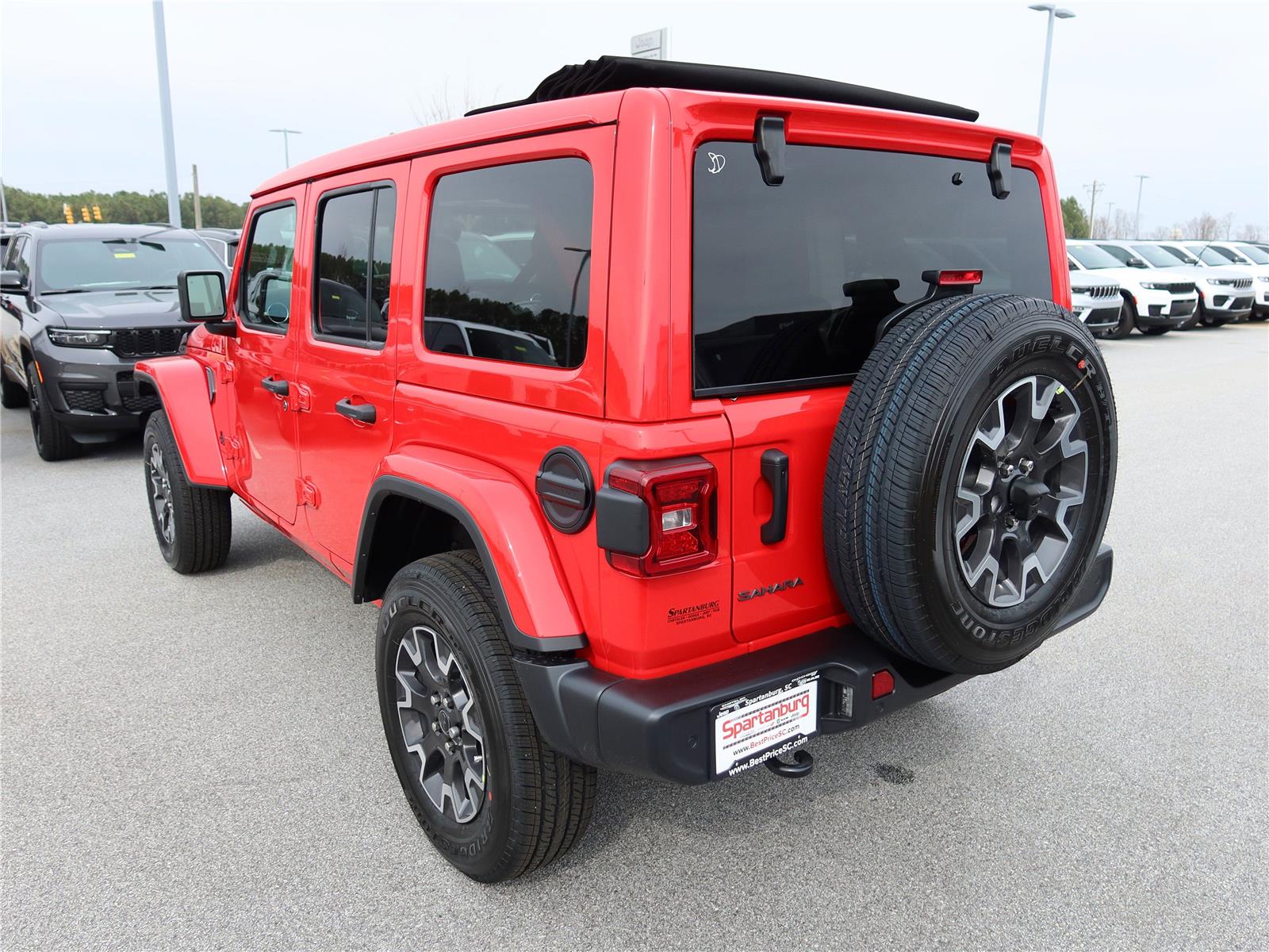 2025 Jeep Wrangler Sahara photo 3
