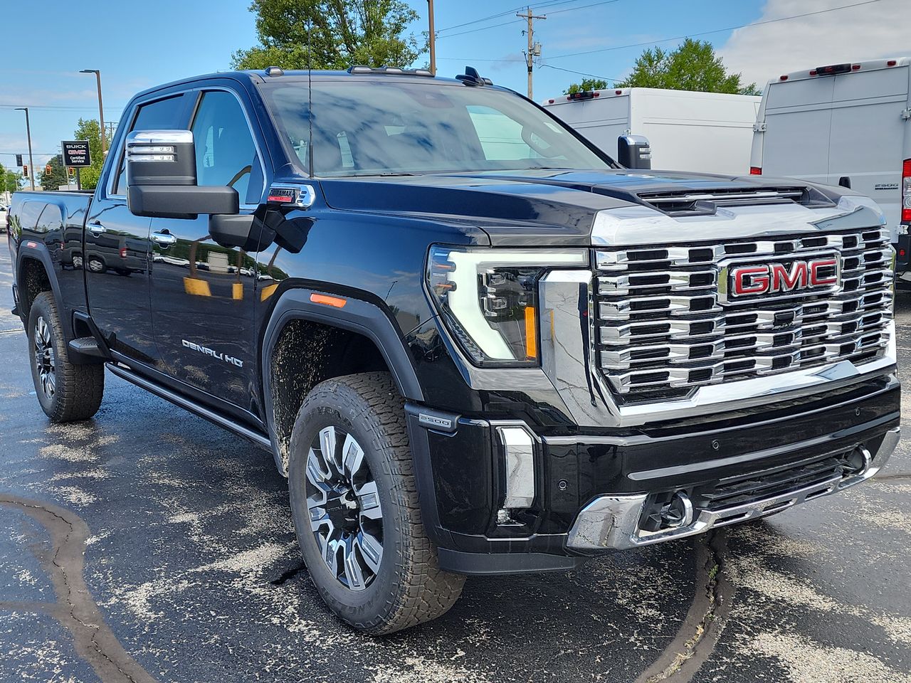 2025 GMC Sierra 2500HD Denali's photo