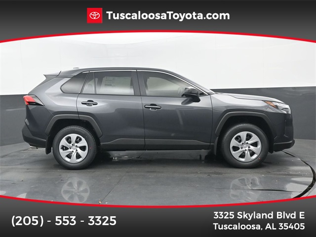 2025 Toyota RAV4 LE's photo