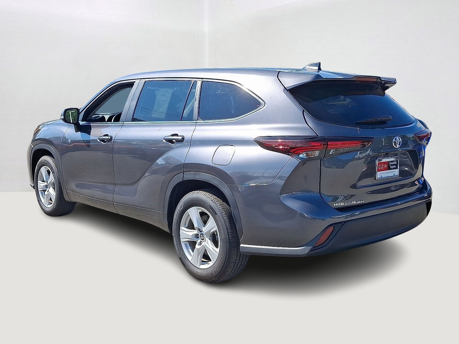2024 Toyota Highlander LE photo 7