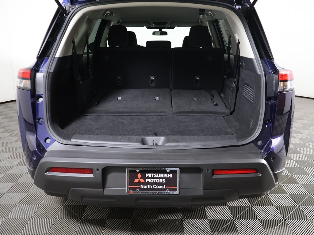 2024 Nissan Pathfinder SV photo 12