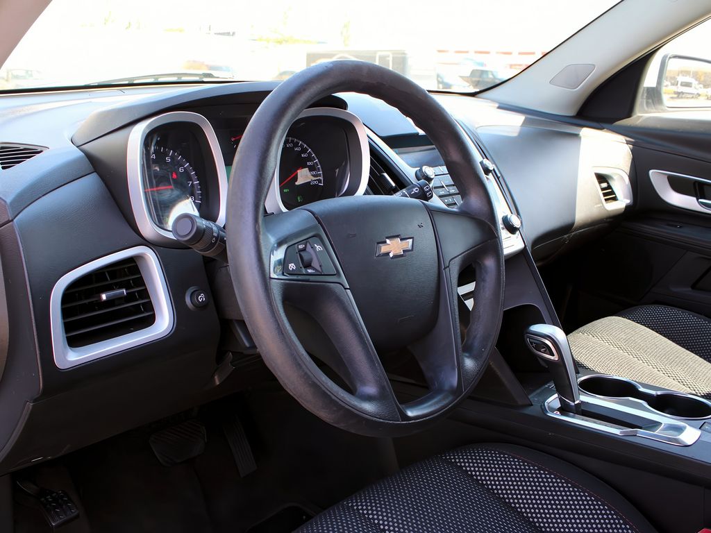 2011 Chevrolet Equinox photo 13