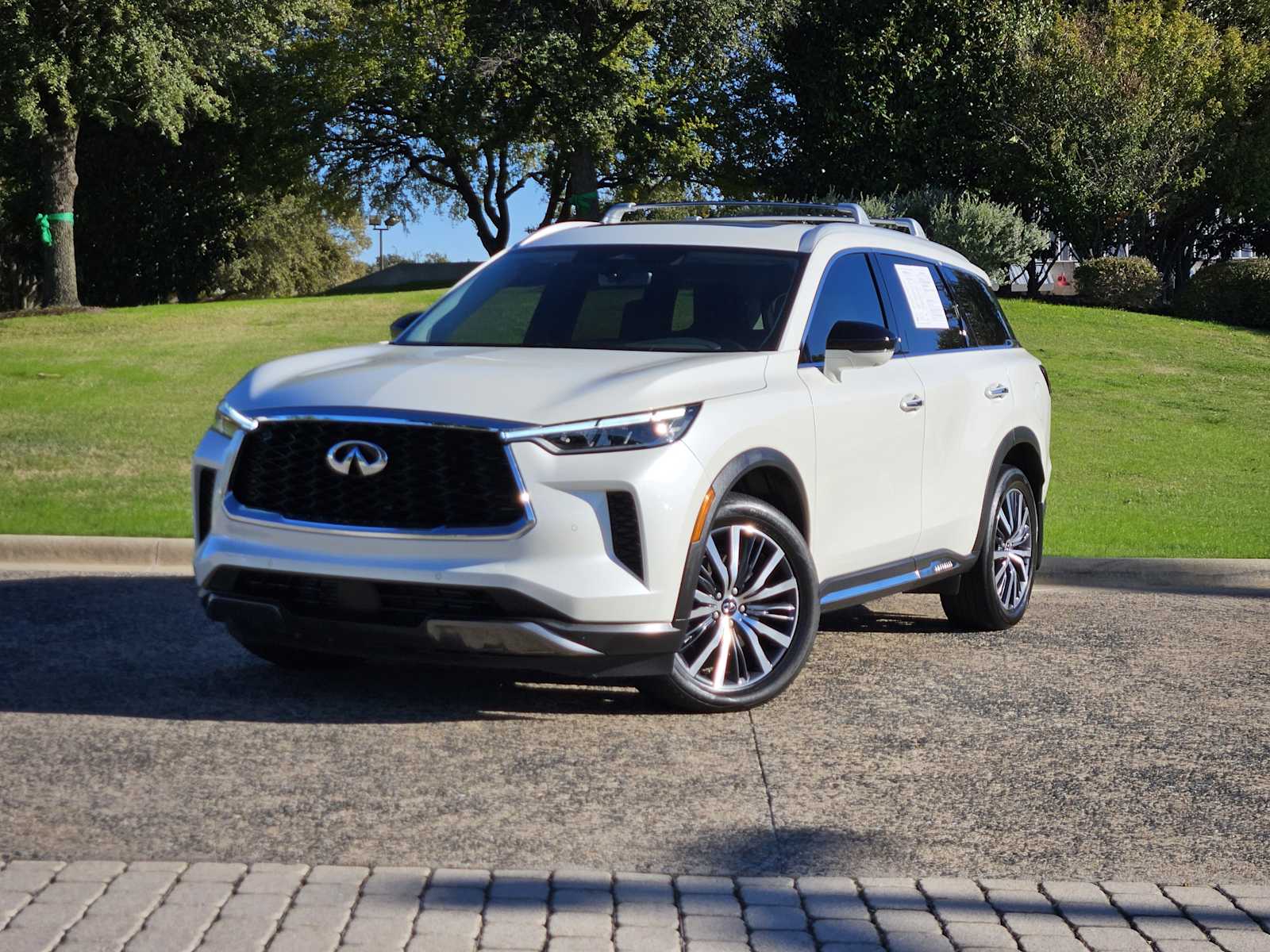 2025 INFINITI QX60 SENSORY's photo