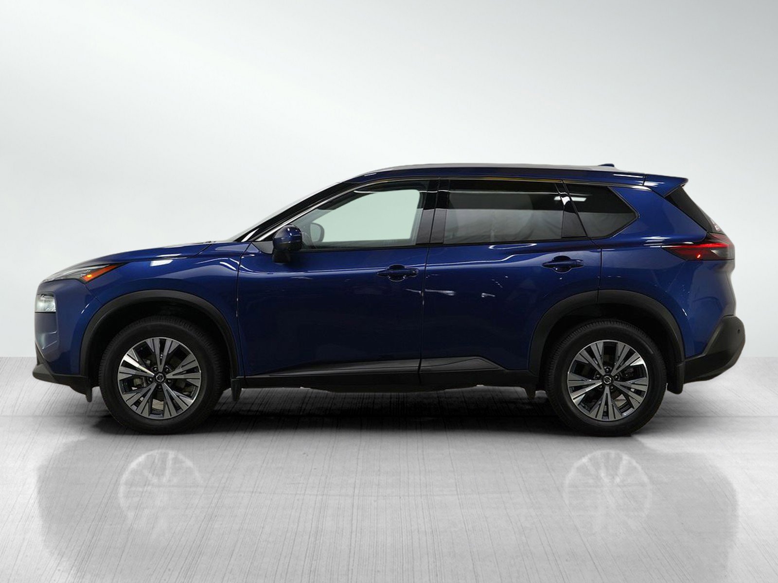 Used 2021 Nissan Rogue SV with VIN JN8AT3BB3MW237441 for sale in Wayzata, Minnesota