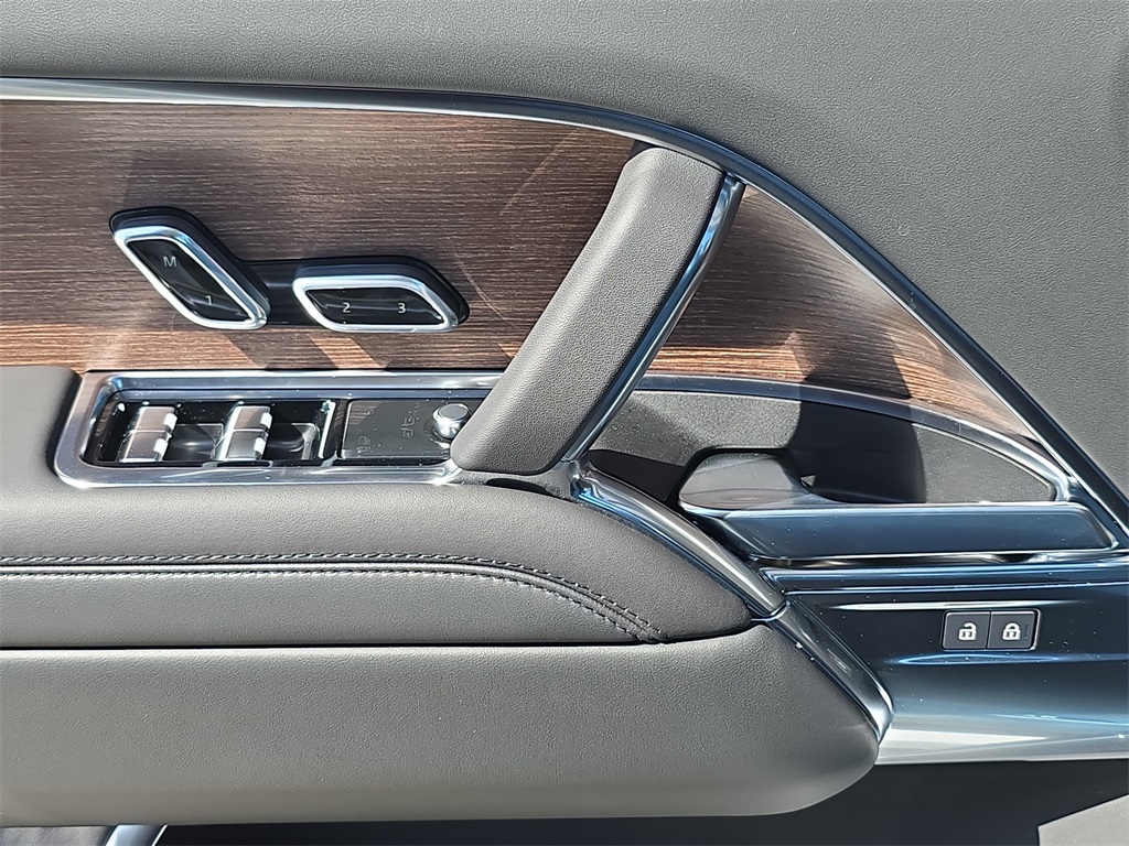 2025 Land Rover Range Rover SE photo 26