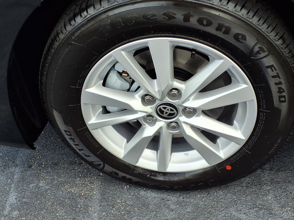 2025 Toyota Camry LE photo 10