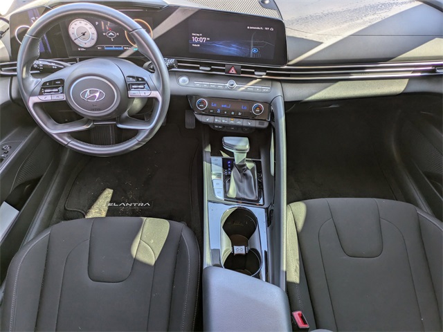 2023 Hyundai Elantra SEL photo 13