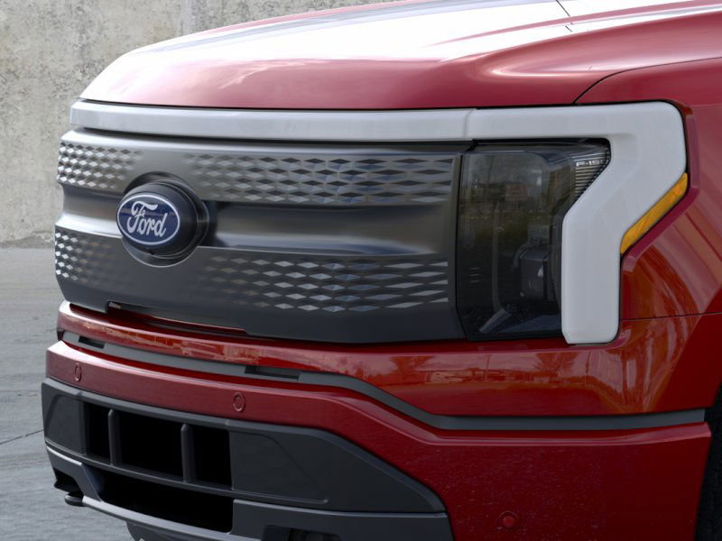 2025 Ford F-150 Lightning photo 17