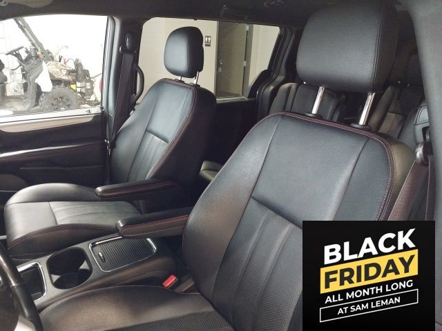 2020 Dodge Grand Caravan GT photo 3