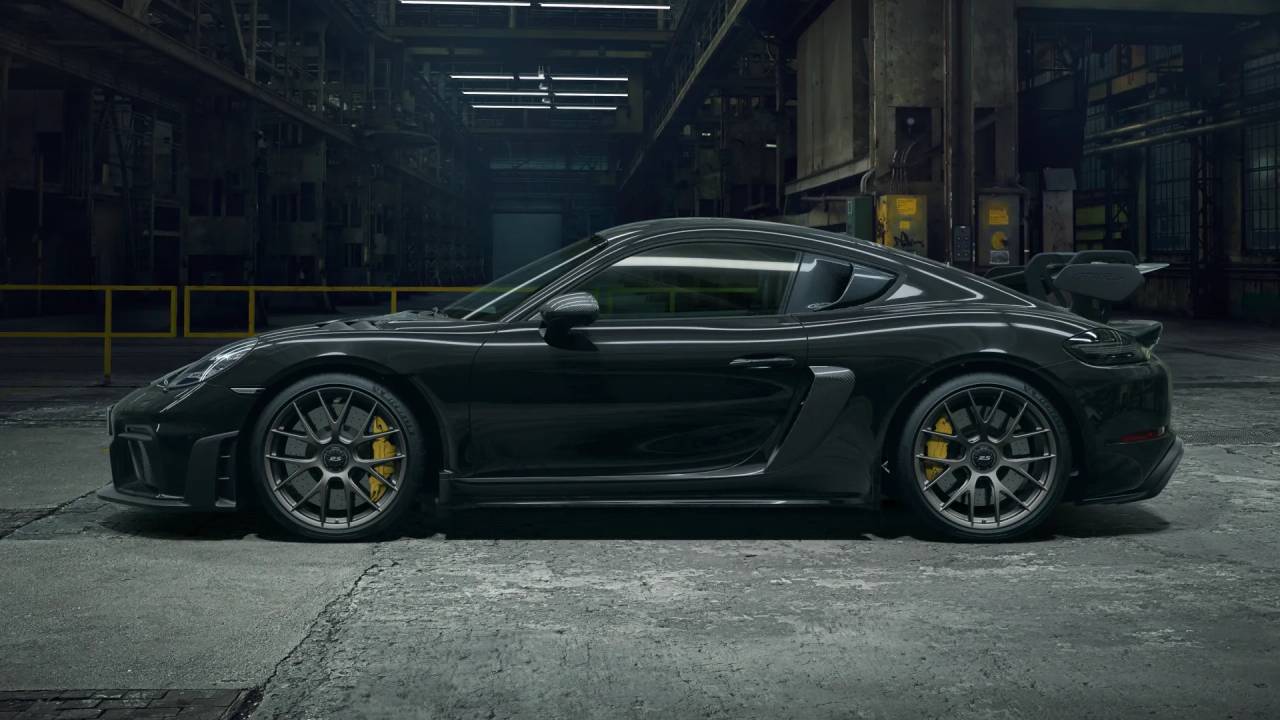 2025 Porsche Cayman GT4 RS photo 2