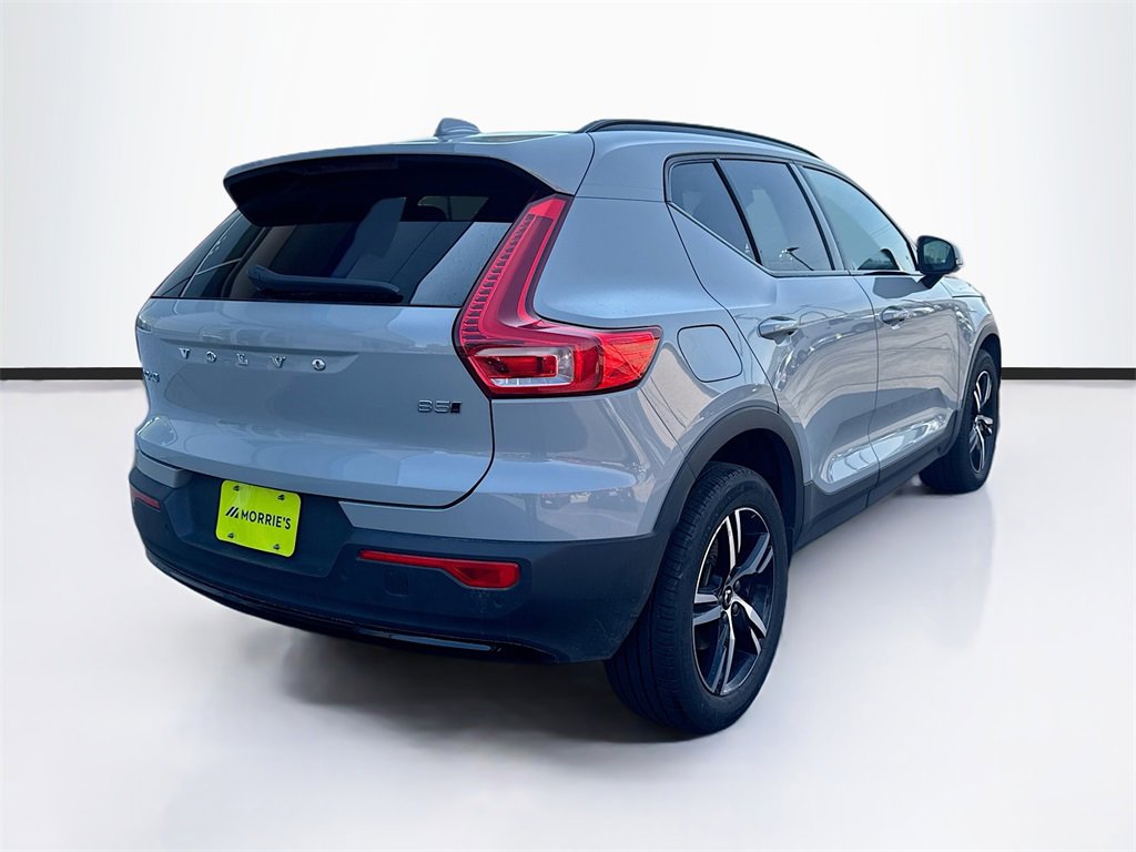 2024 Volvo XC40 Core photo 4