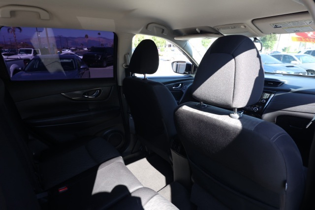 2018 Nissan Rogue SV photo 15