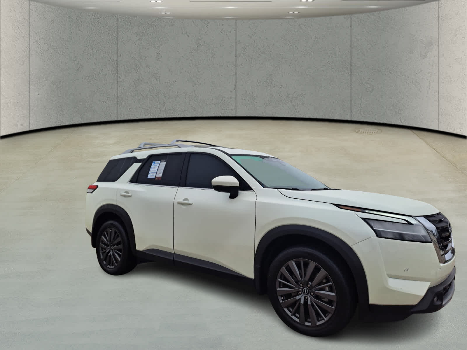 2024 Nissan Pathfinder SL photo 3