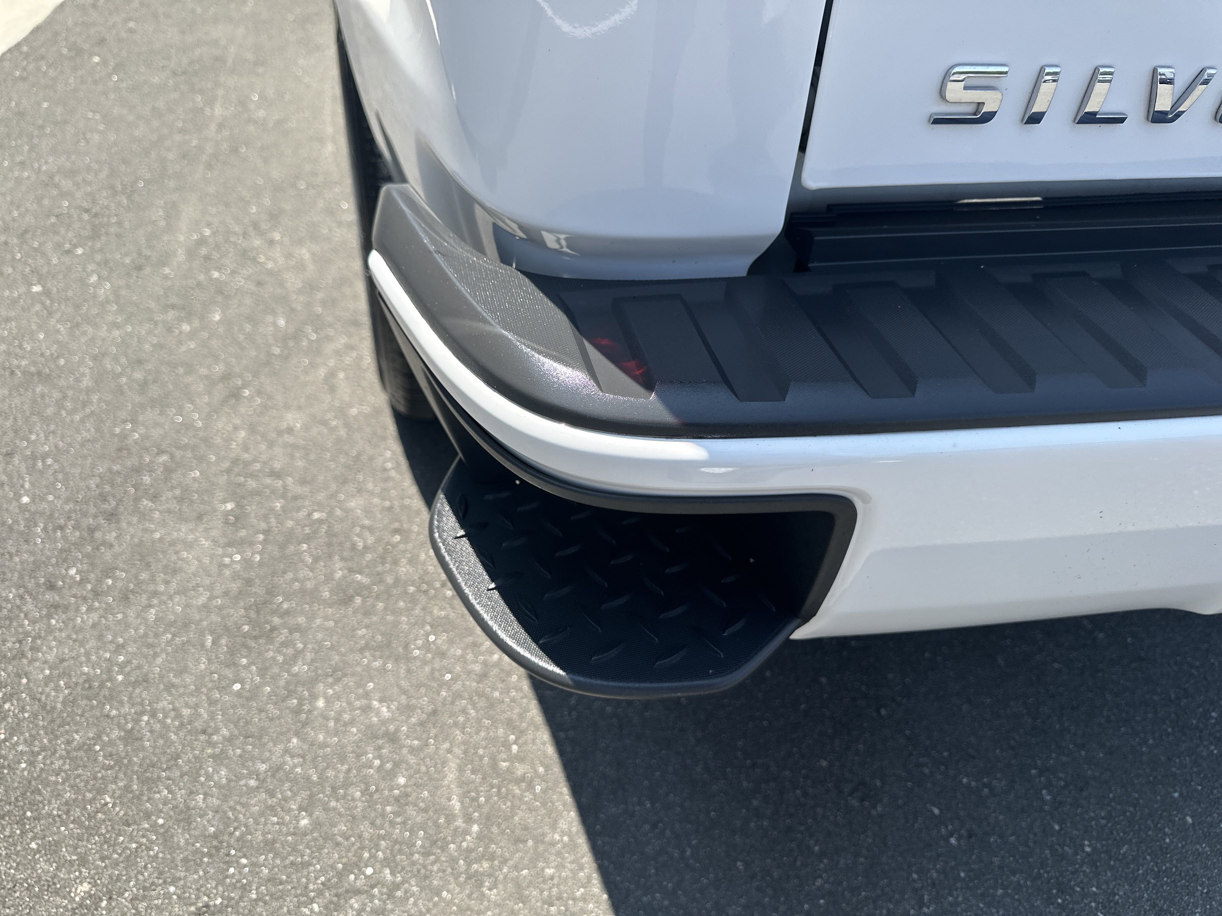 2019 Chevrolet Silverado 1500 LT photo 4