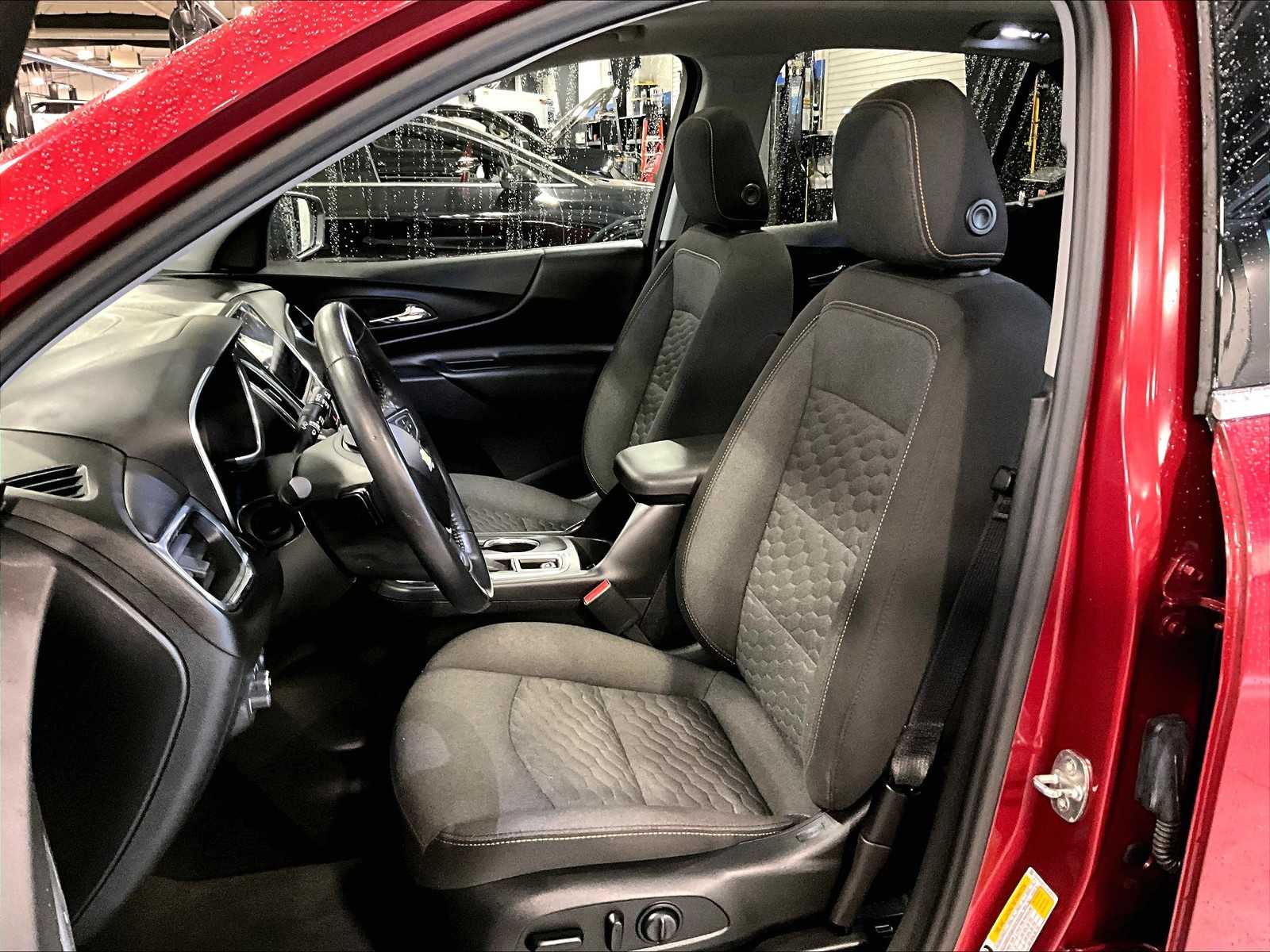 2020 Chevrolet Equinox LT photo 9