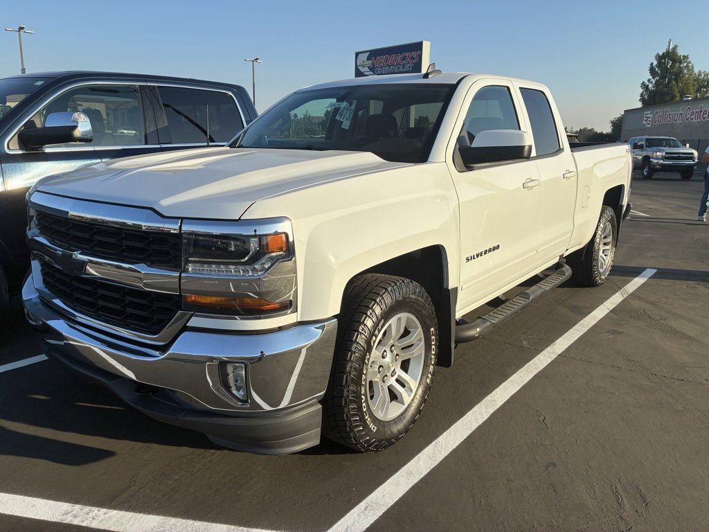 2017 Chevrolet Silverado 1500 LT photo 4