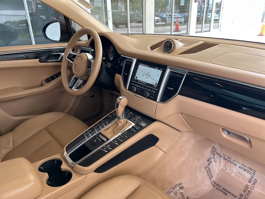 2015 Porsche Macan S photo 19