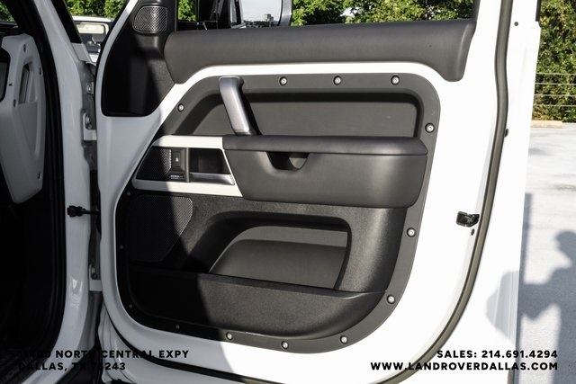 2023 Land Rover Defender 110 X-Dynamic SE photo 41