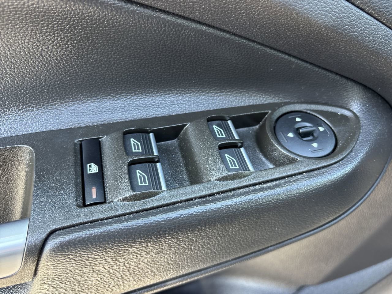 2017 Ford C-Max Hybrid SE photo 17
