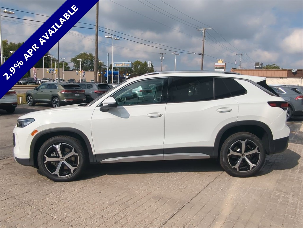 2025 Volkswagen Tiguan SE photo 3