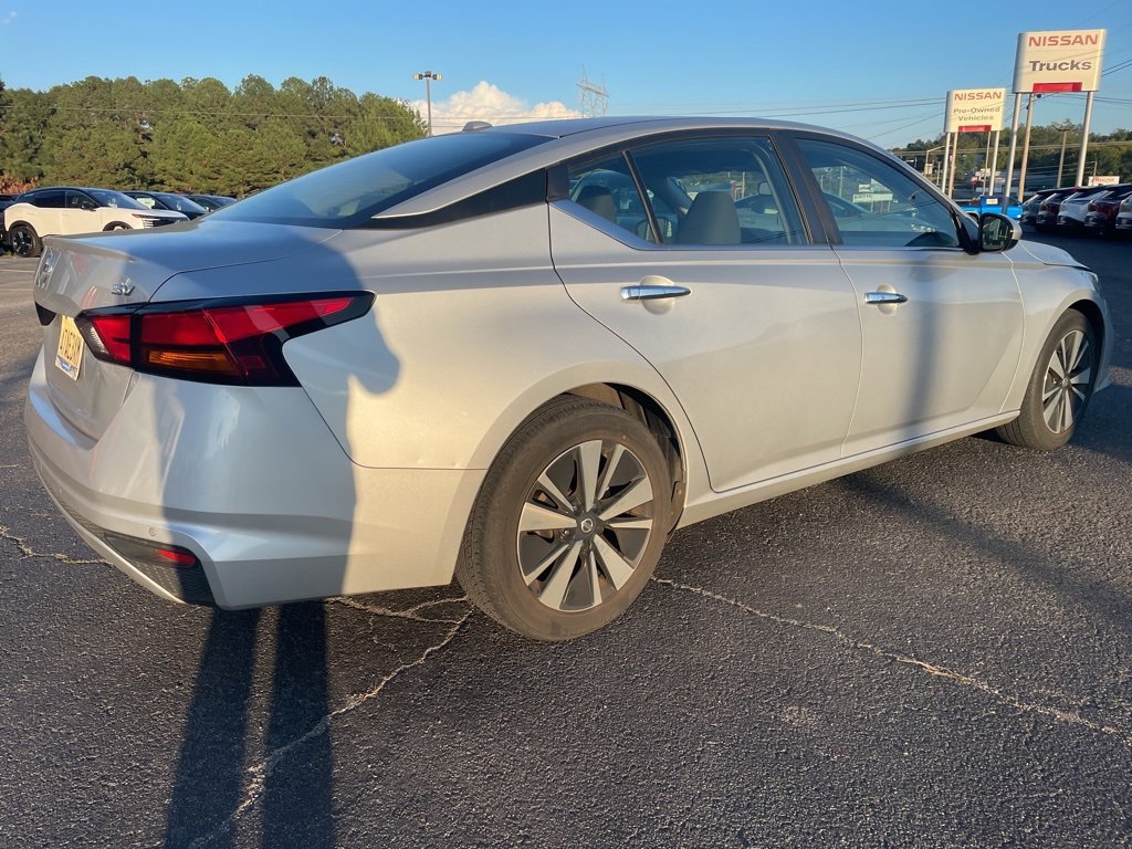 2022 Nissan Altima 2.5 SV photo 2