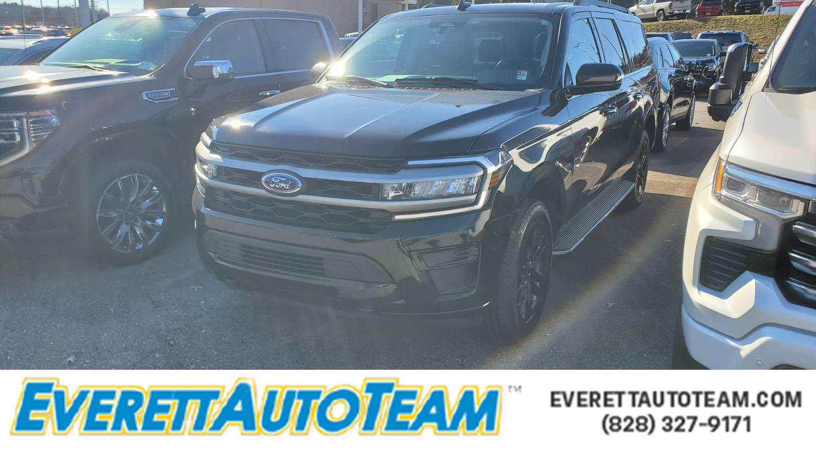 2023 Ford Expedition XLT's photo