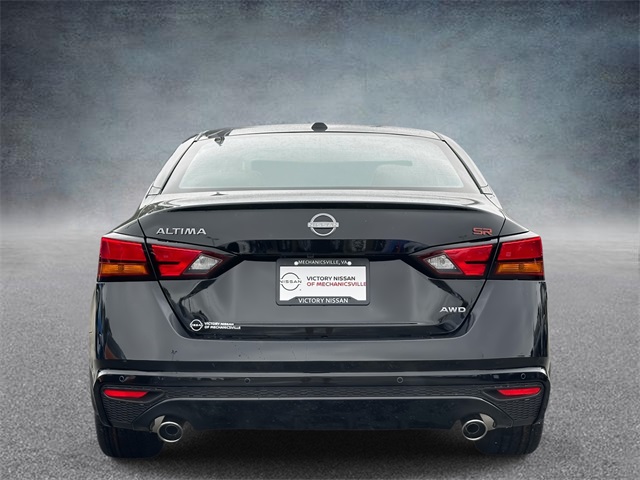 2025 Nissan Altima SR photo 3