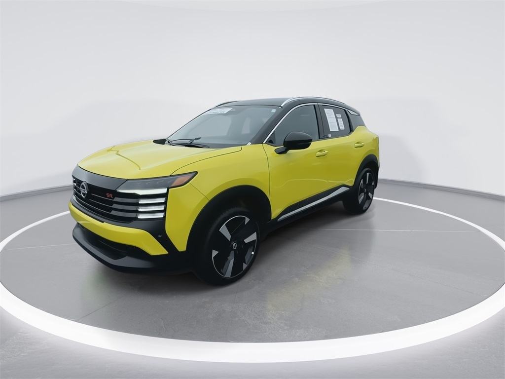 2025 Nissan Kicks SR photo 4