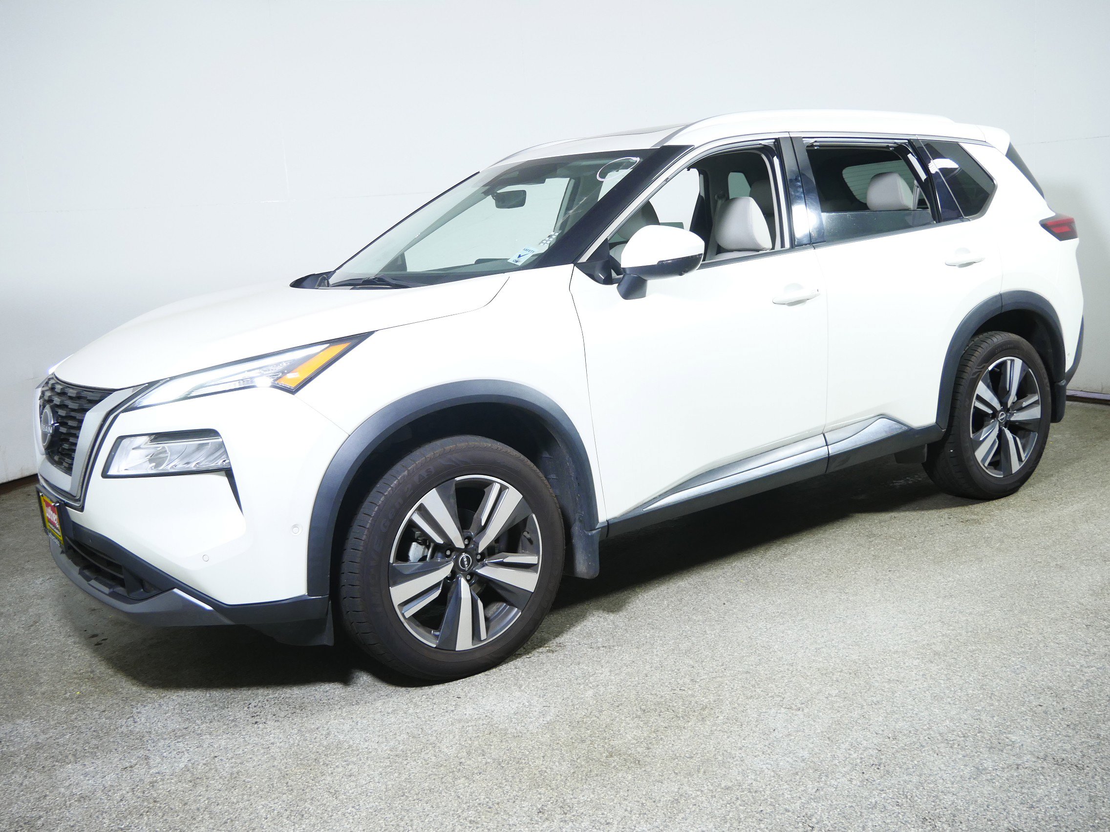 2022 Nissan Rogue SL photo 3