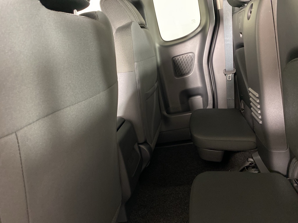 2025 Nissan Frontier SV photo 17