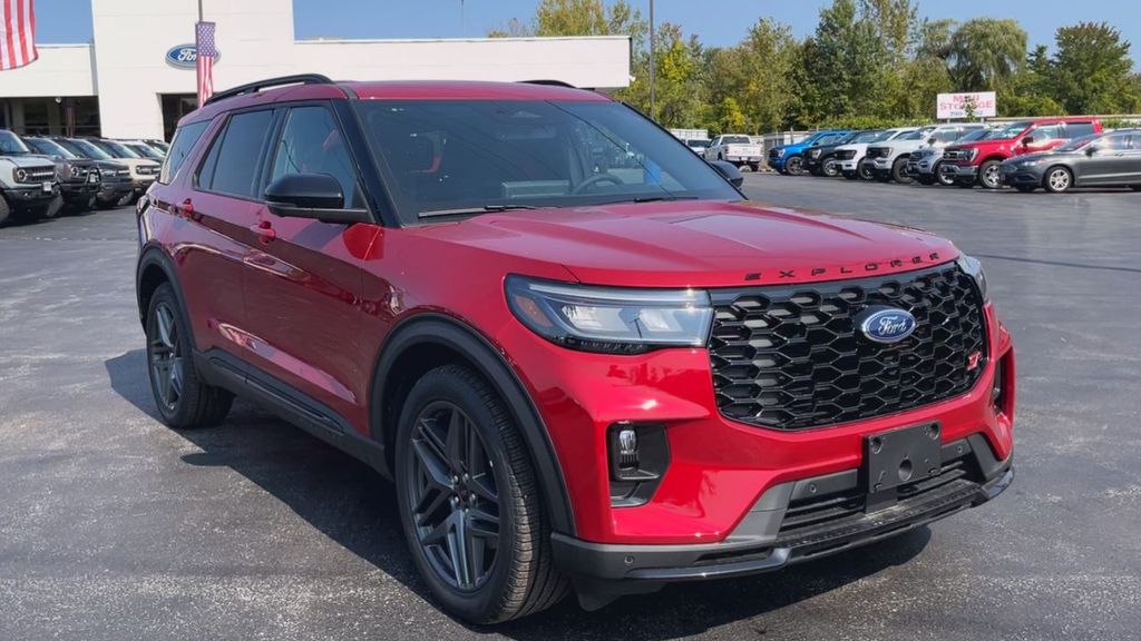 2025 Ford Explorer ST photo 3